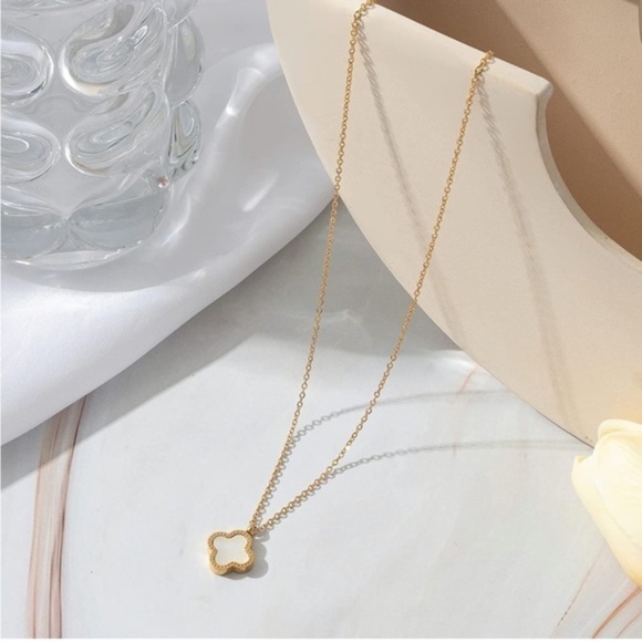 Gold 18k Gold Plated 3pc Clover Earring, Necklace & Bracelet Set - Picture 2 of 4